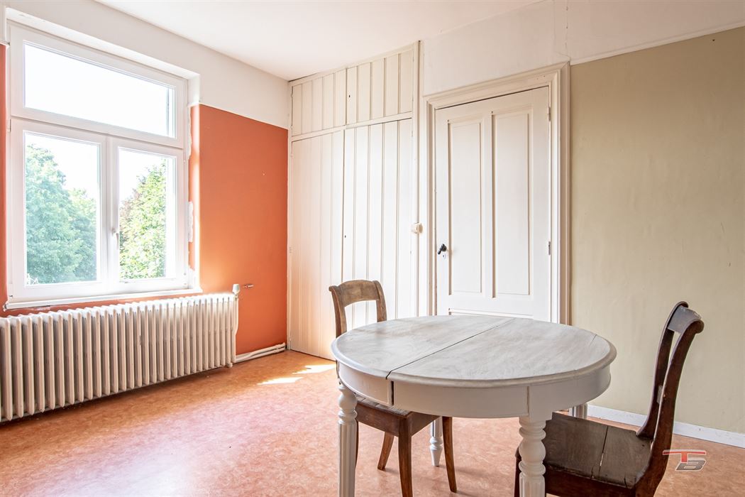 Idéal pour restaurant + 4 appartements (ou Airbnb)