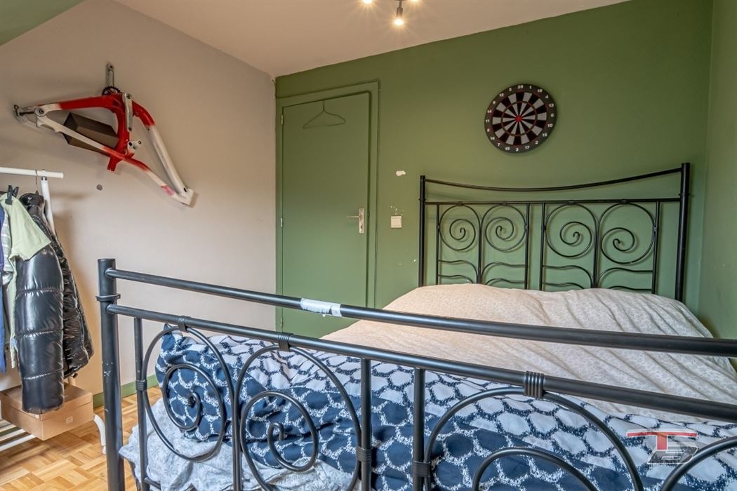 Maison de caractère 5 chambres du début XXe avec spacieuse cour