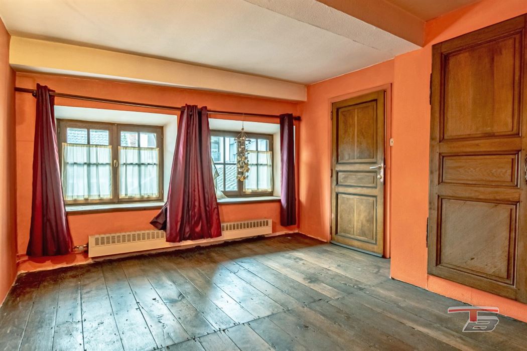 Propriété de caractère à 2 pas de la Place du Perron !