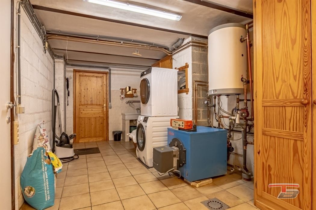 Maison de caractère 5 chambres du début XXe avec spacieuse cour