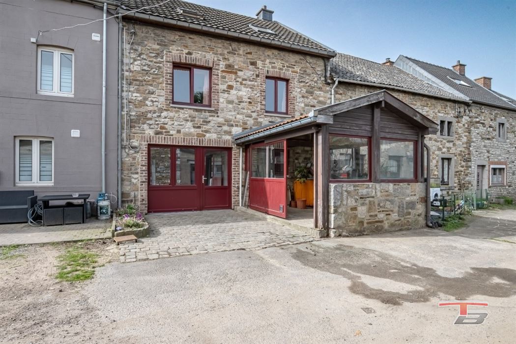 Maison de caractère 5 chambres du début XXe avec spacieuse cour