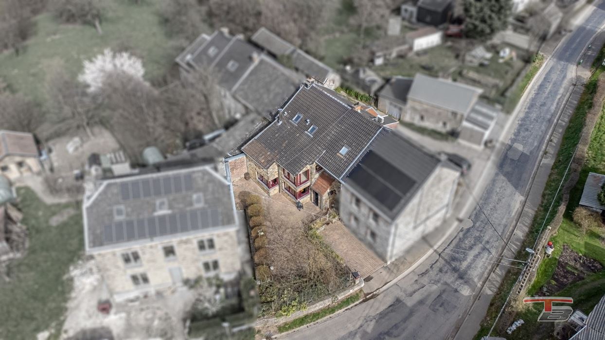 Maison de caractère 5 chambres du début XXe avec spacieuse cour