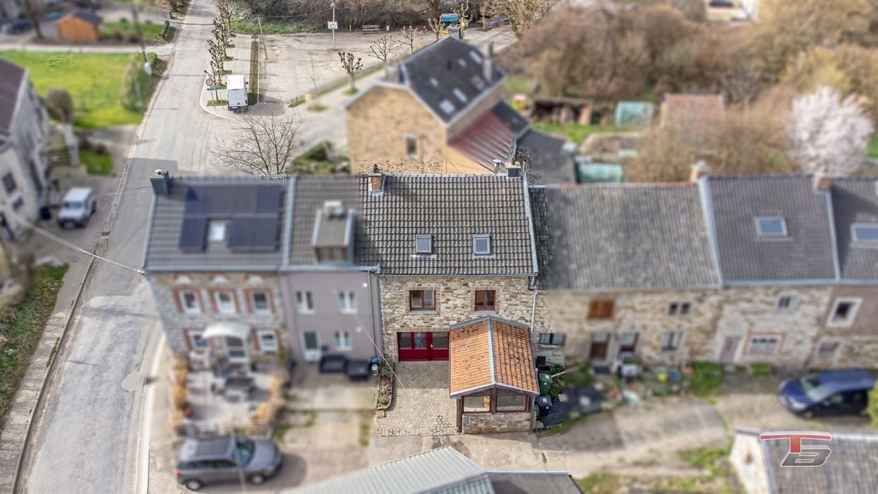 Maison de caractère 5 chambres du début XXe avec spacieuse cour