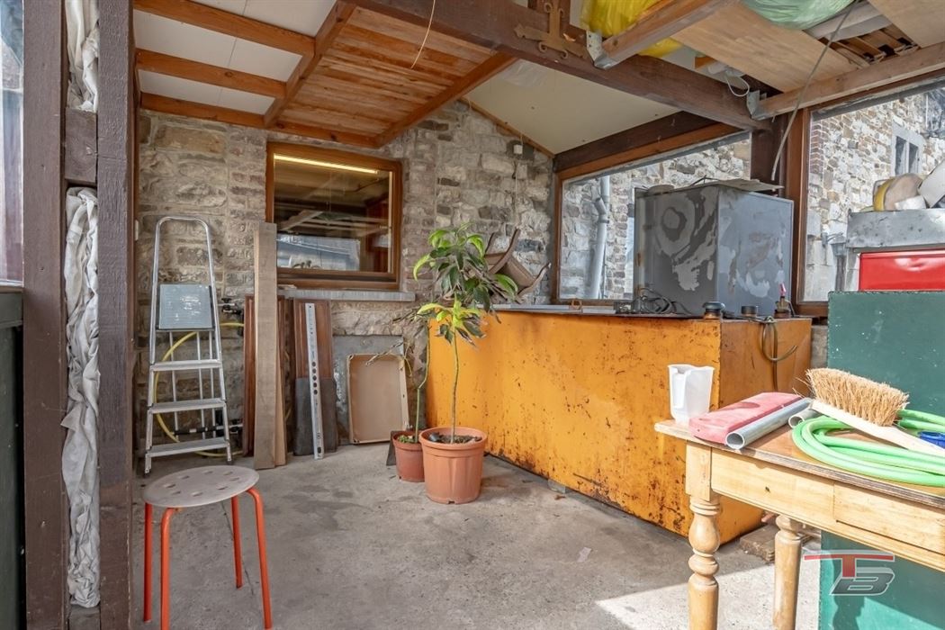 Maison de caractère 5 chambres du début XXe avec spacieuse cour