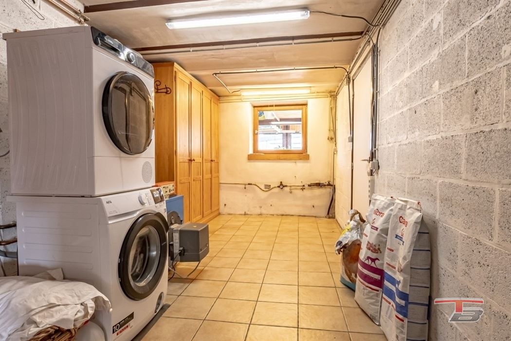 Maison de caractère 5 chambres du début XXe avec spacieuse cour
