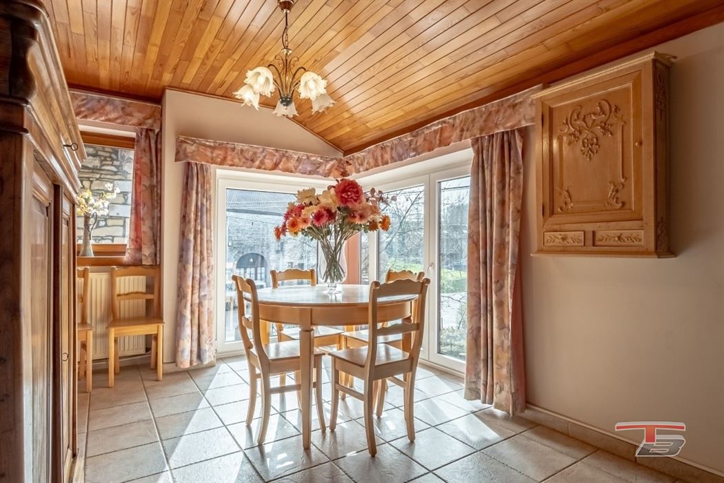 Maison de caractère 5 chambres du début XXe avec spacieuse cour