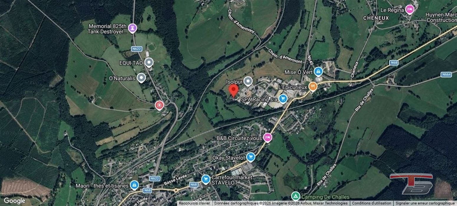 Hall industriel de 300m² bâtis au sol + bureaux/appart. de 337m² s/ terrain de 2.000m².