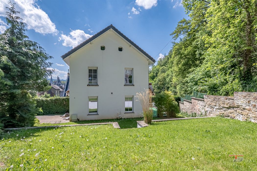 Maison 3 ch (poss 5) de 160m² au calme proche du centre.....