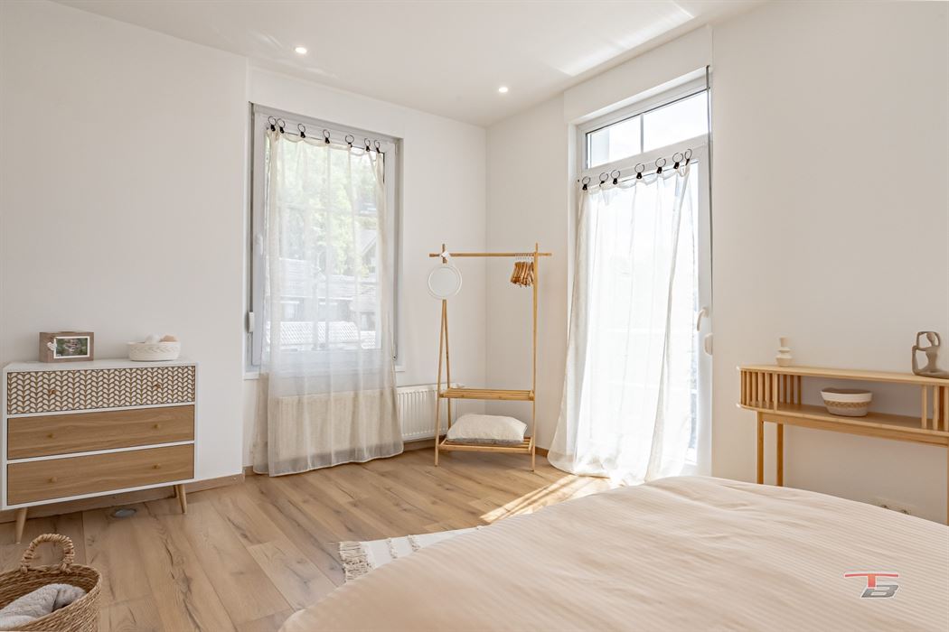 Maison 3 ch (poss 5) de 160m² au calme proche du centre.....