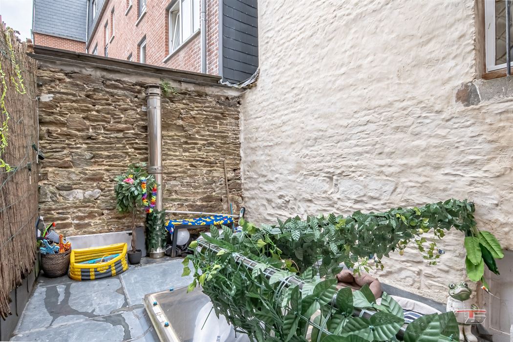 Maison 2 chambres avec cour dans une rue calme du centre ville