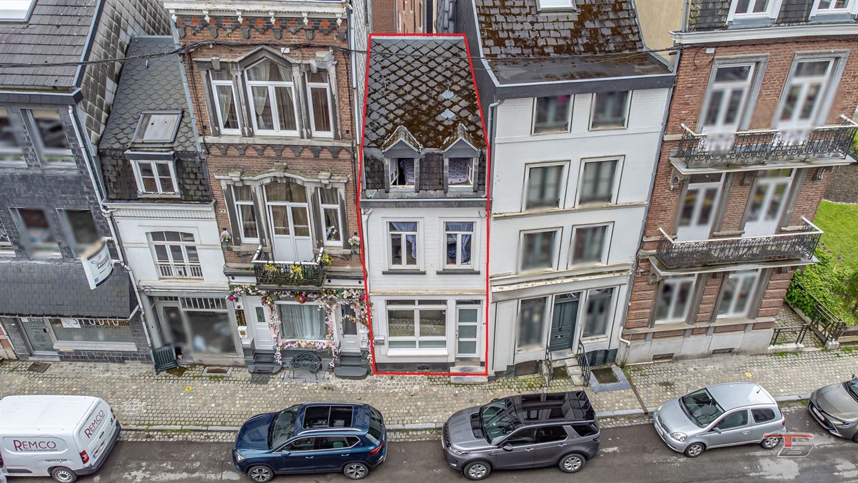 Maison 2 chambres avec cour dans une rue calme du centre ville