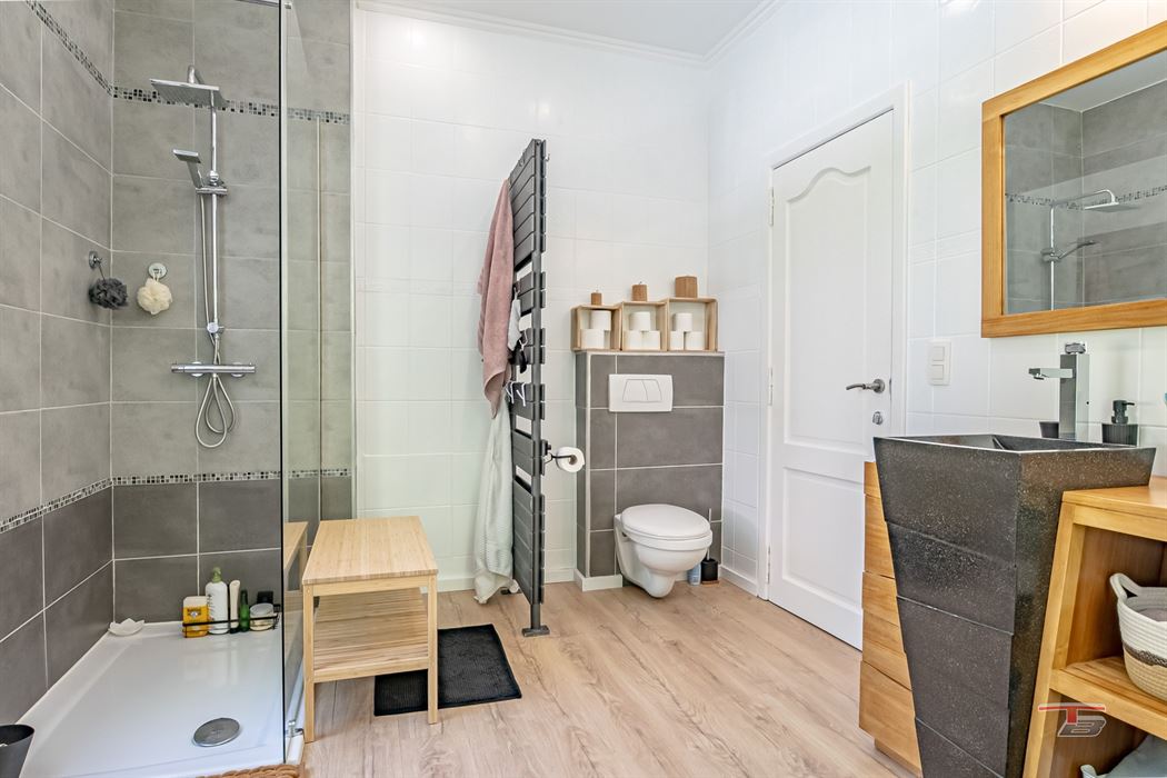 Maison 3 ch (poss 5) de 160m² au calme proche du centre.....
