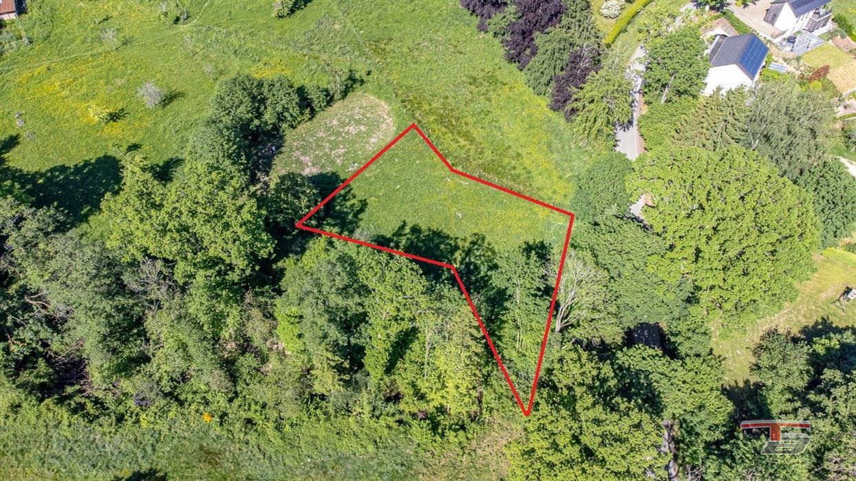Terrain à bâtir libre de constructeur dans les hauteurs de Ster