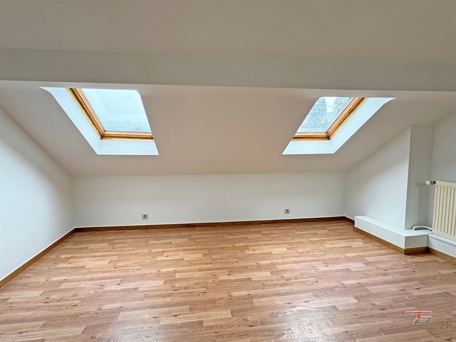 Duplex avec chambre et bureau dans le centre ville de Spa