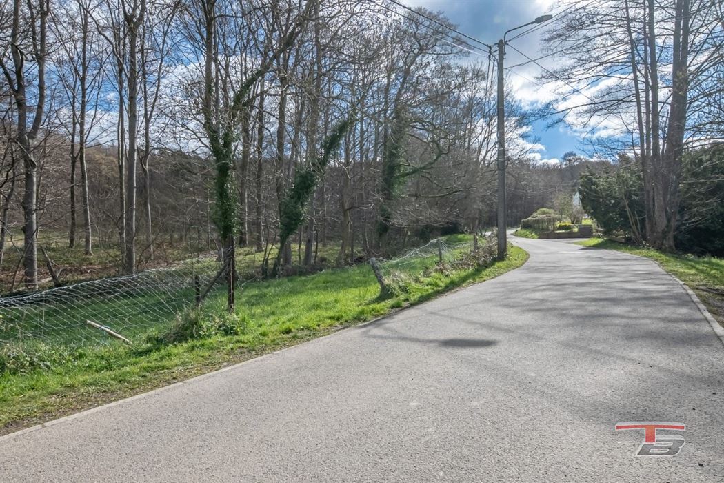 RARE - Terrain avec permis dans un quartier calme et prisé de Nivezé