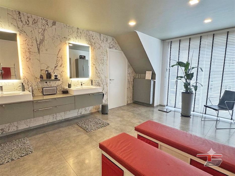 Ruim en modern penthouse in het hart van Spa