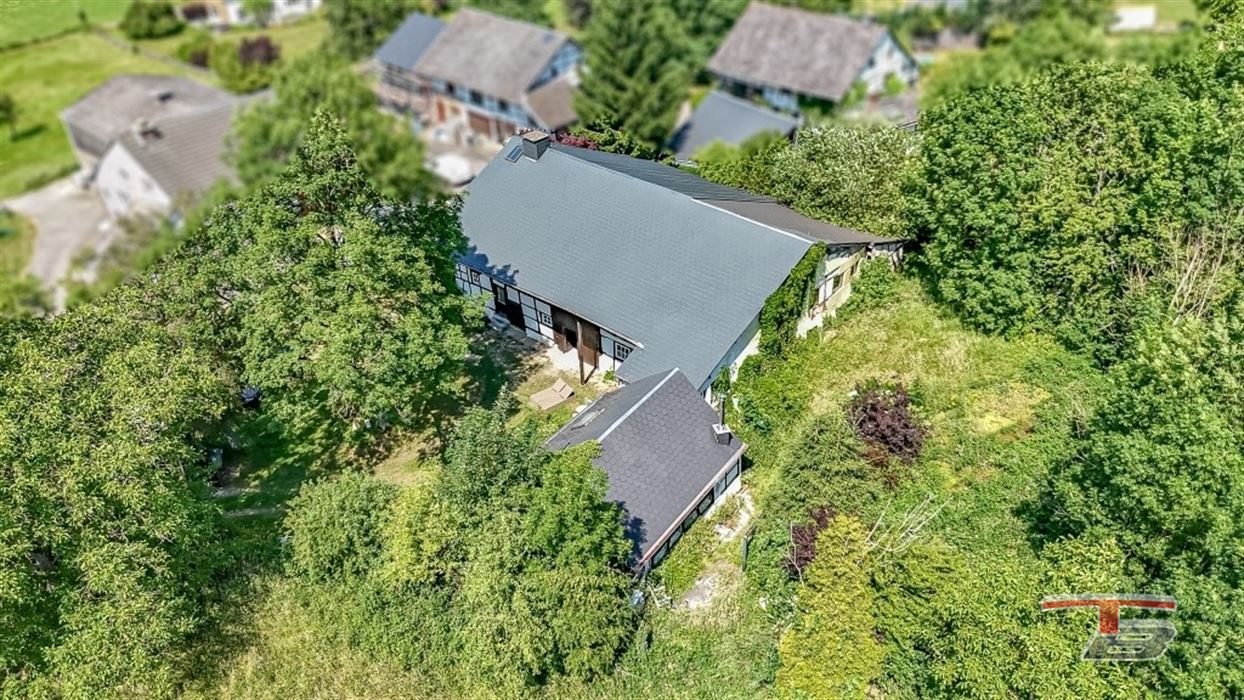 Spacieuse ferme à colombage au coeur du hameau de Roanne