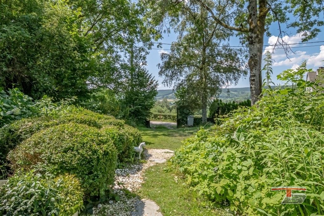 Spacieuse ferme à colombage au coeur du hameau de Roanne