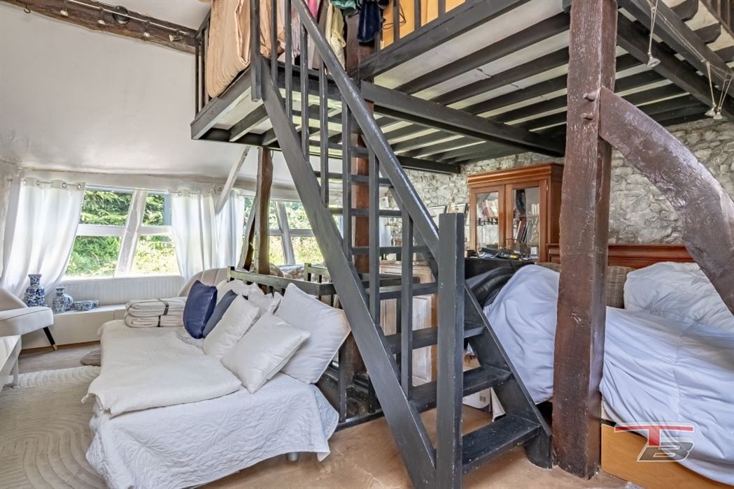 Spacieuse ferme à colombage au coeur du hameau de Roanne