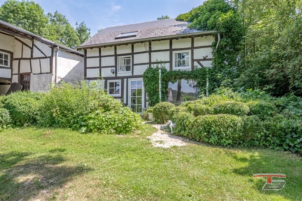 Spacieuse ferme à colombage au coeur du hameau de Roanne