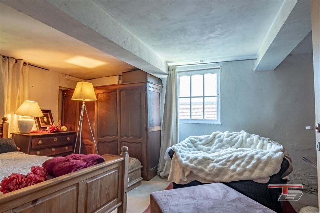 Spacieuse ferme à colombage au coeur du hameau de Roanne