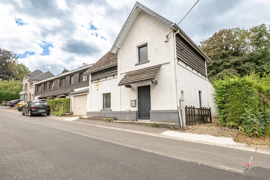 Maison 2 chambres à rénover dans quartier prisé et calme