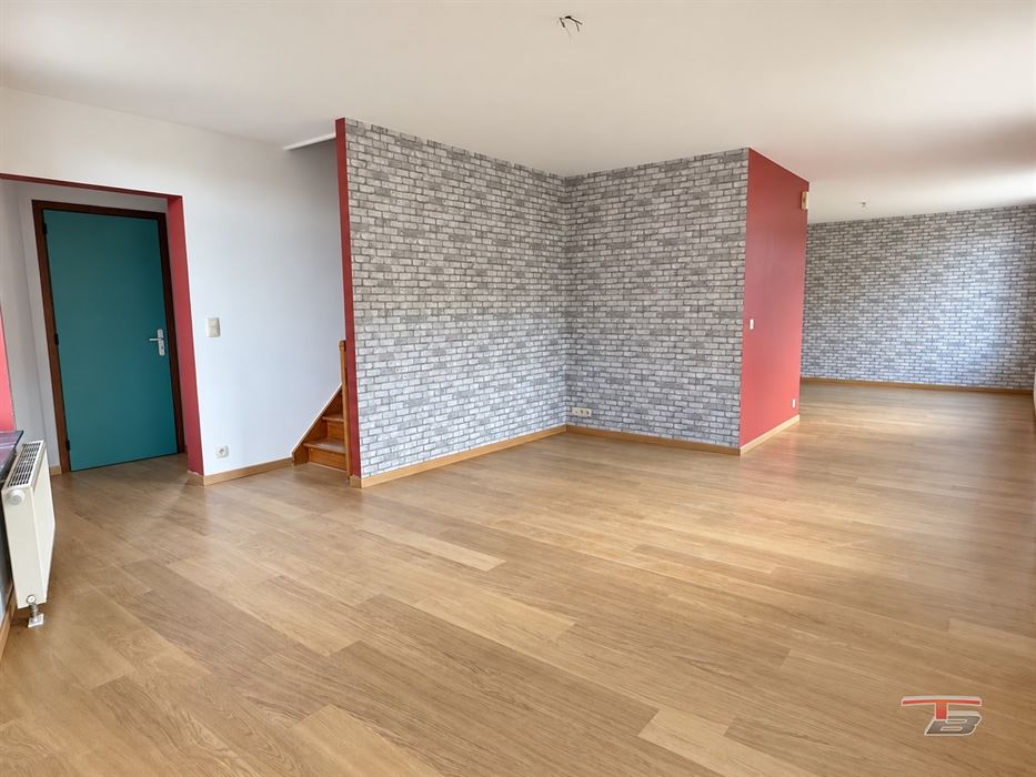 Spacieux et lumineux appartement de 5 chambres