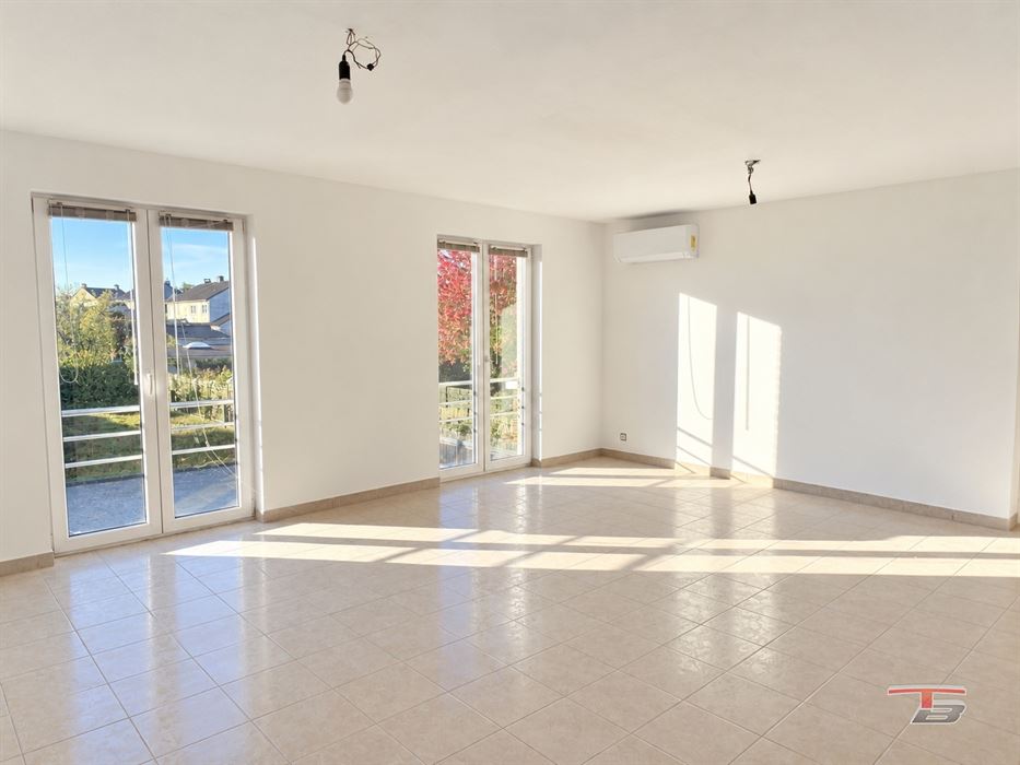 Appartement spacieux et lumineux avec parking privé