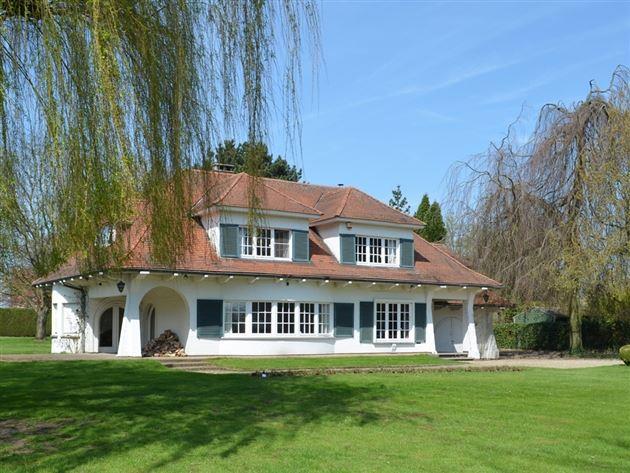 Te renoveren klassieke villa