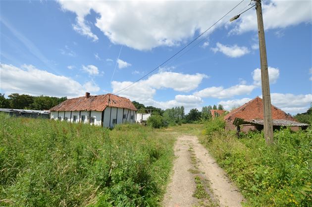 Volledig her op te bouwen hoeve met goedgekeurde plannen