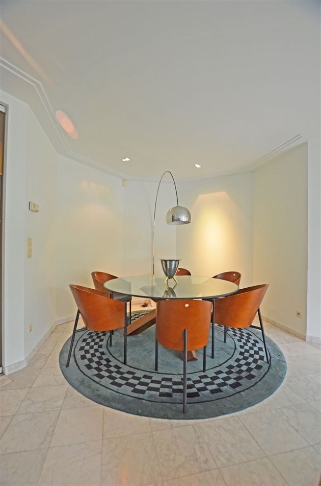 Aangenaam ruim appartement op toplocatie.