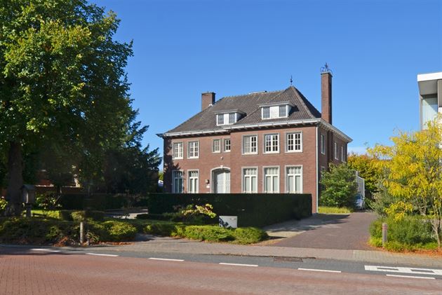 Prachtige te renoveren villa centrum Stevoort