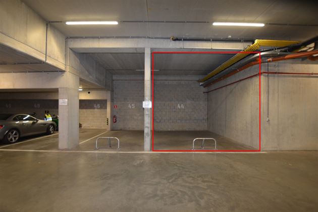 Ondergrondse autostaanplaats op goed bereikbare locatie