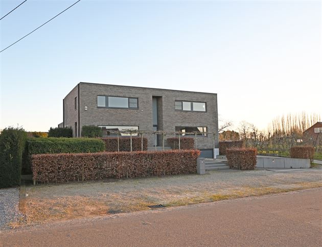 Landelijk gelegen villa met weids zicht.