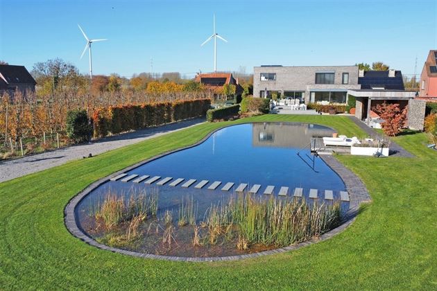 Landelijk gelegen villa met weids zicht.