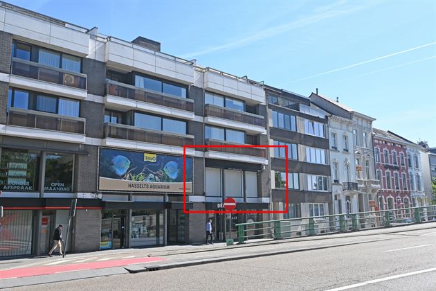 Duplex-appartement met drie slaapkamers nabij het centrum