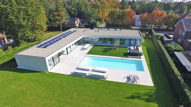 Exclusieve laagbouwvilla in residentiële buurt