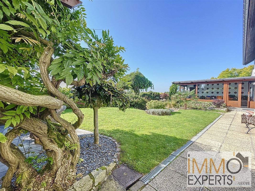 !!Option!!Splendide maison 4 façades à Stud