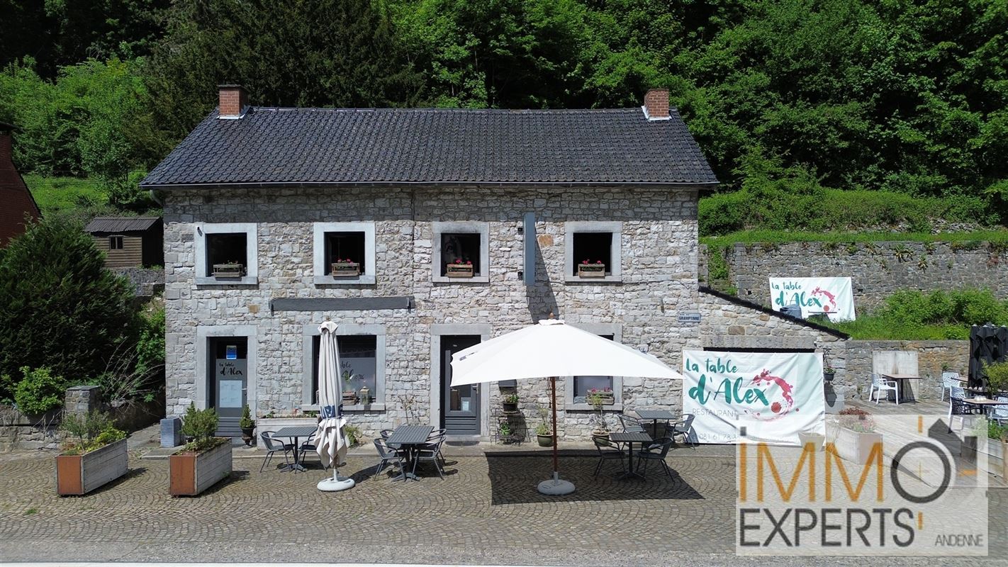 Maison avec commerce en rez de chaussée