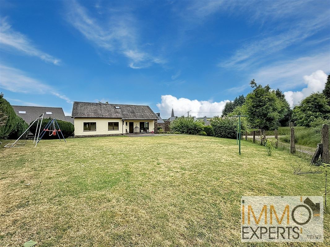 Villa 5 chambres à deux pas de la frontière française
