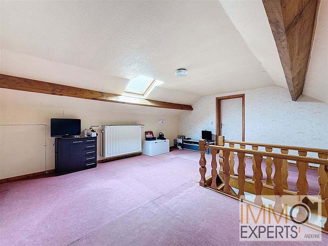 Villa 5 chambres à deux pas de la frontière française