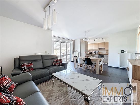 OPTION /// lumineux appartement 2 chambres, idéalement situé