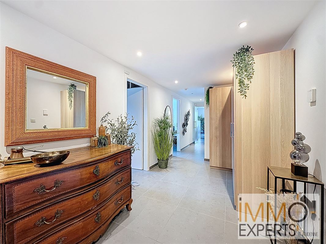 !!!Option!!!Superbe penthouse 3 chambres en bord de Meuse