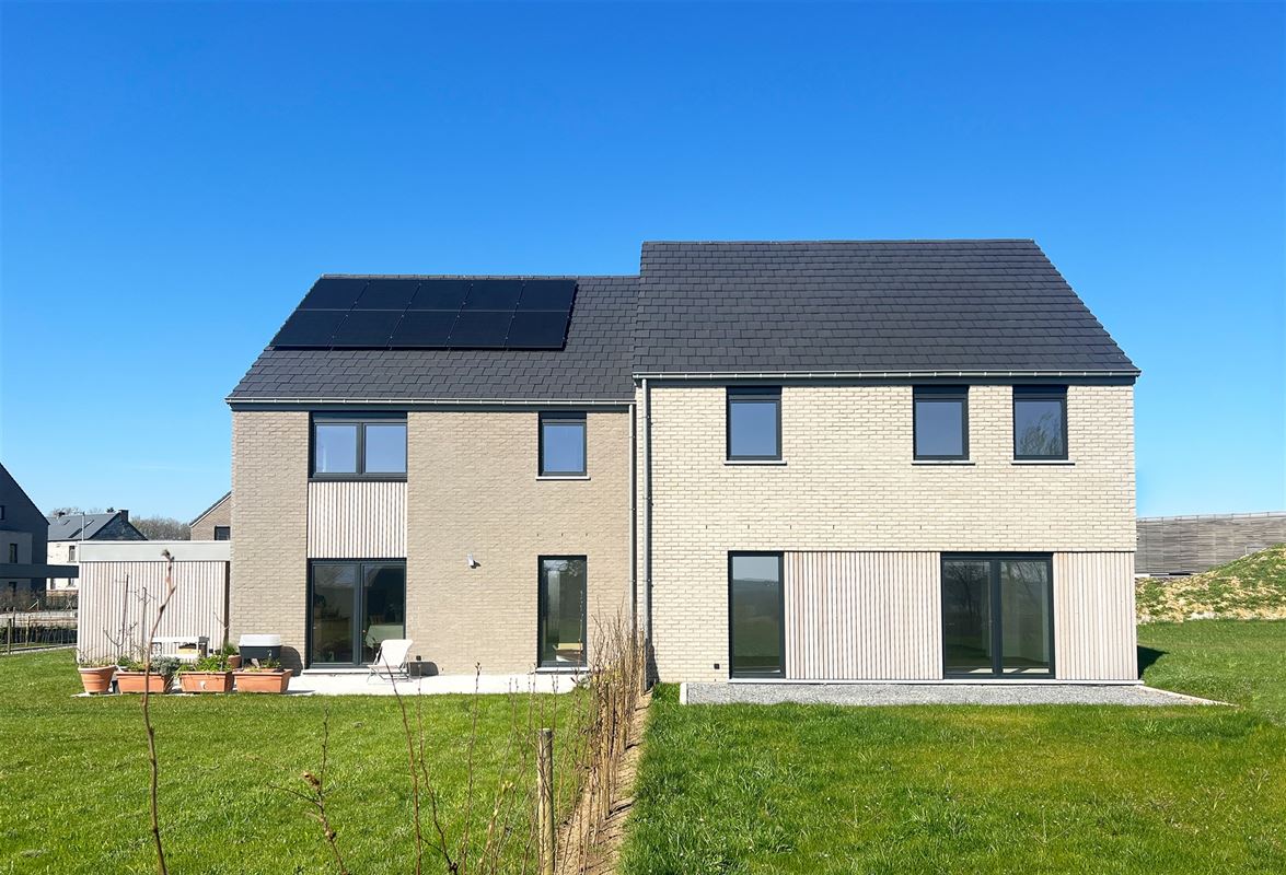 Superbe construction neuve dans un environnement calme