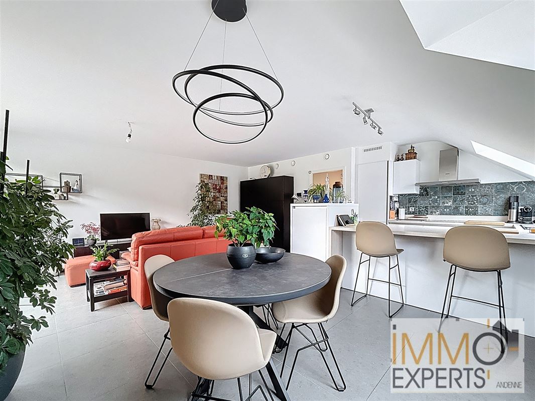 !!!Option!!!Superbe penthouse 3 chambres en bord de Meuse