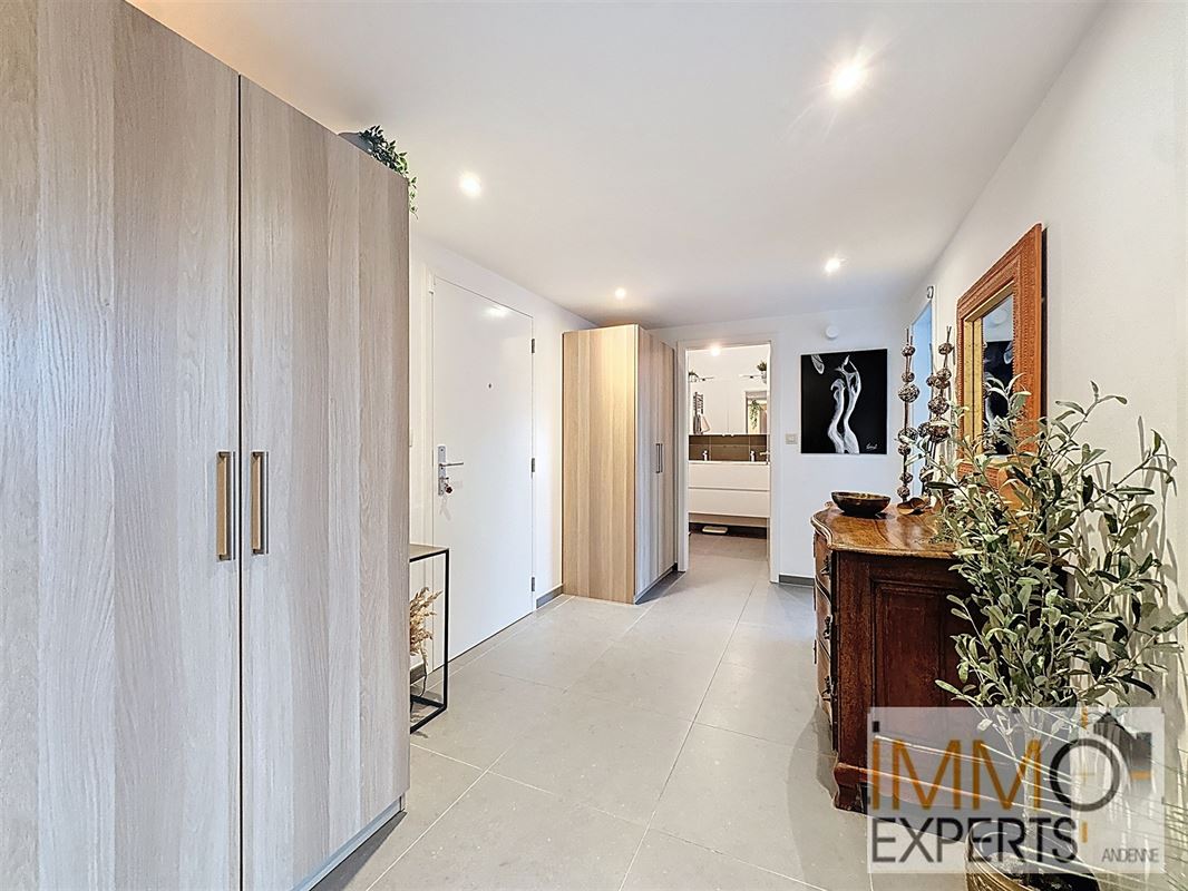 !!!Option!!!Superbe penthouse 3 chambres en bord de Meuse