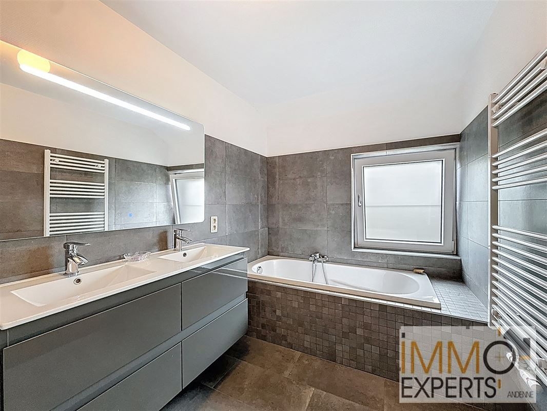 !!!OPTION!!!Spacieuse maison dans un quartier calme