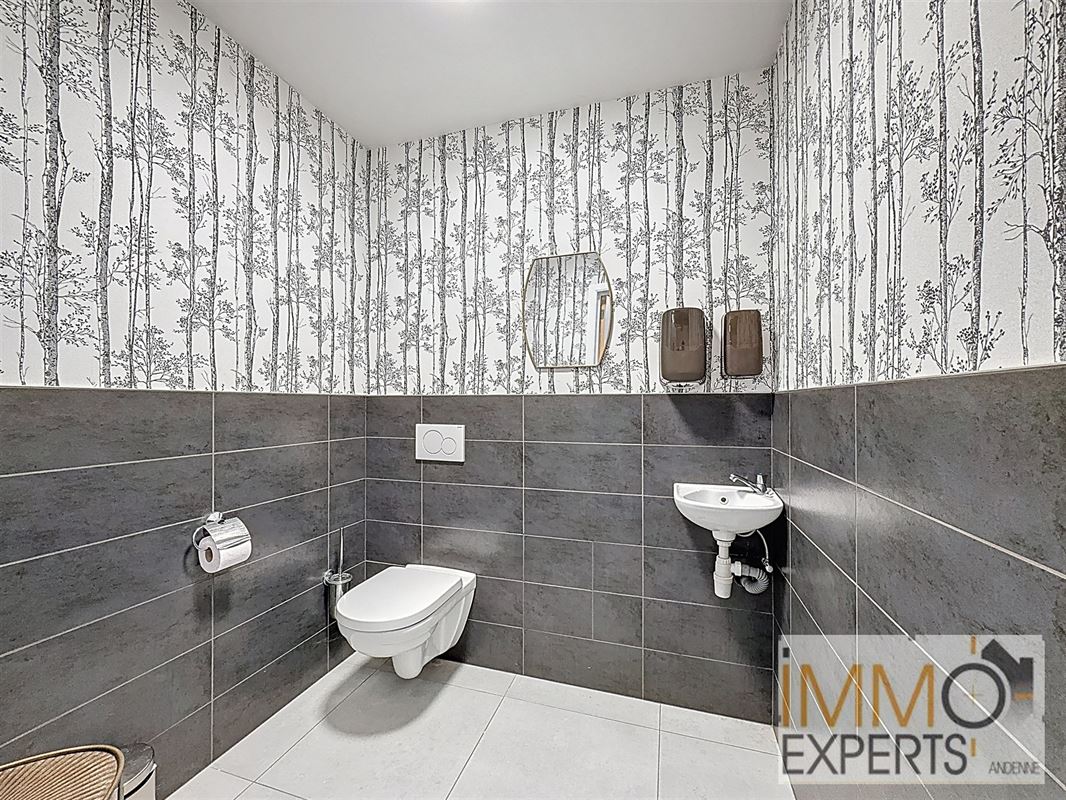 Spacieuse surface commerciale dans l'hypercentre d'Andenne