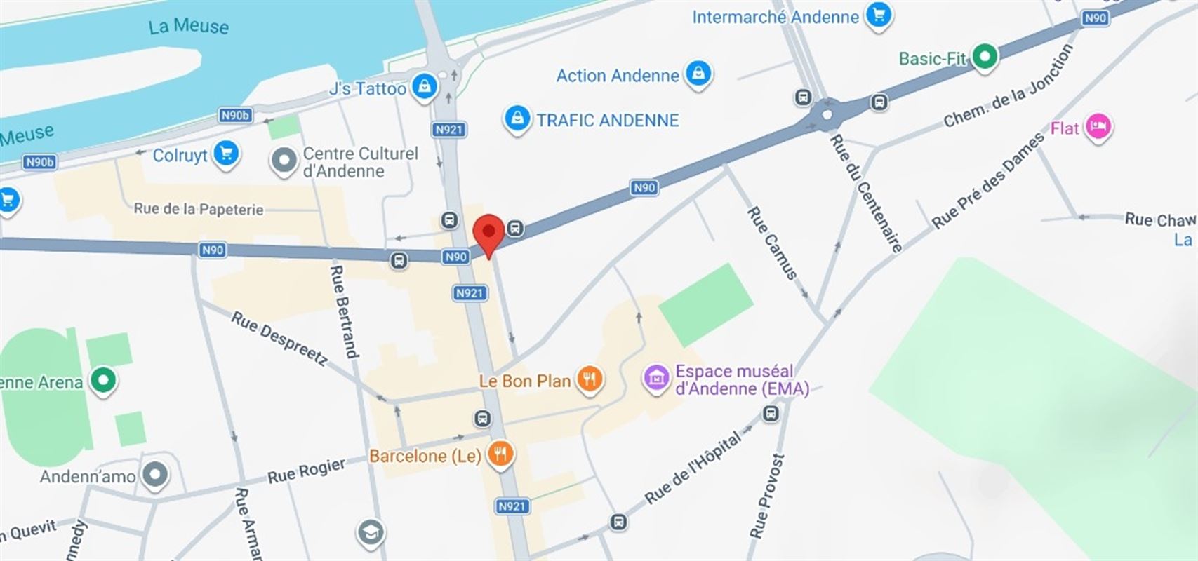 !!!OPTION!!Maison pleine de potentiel dans le centre ville d'Andenne
