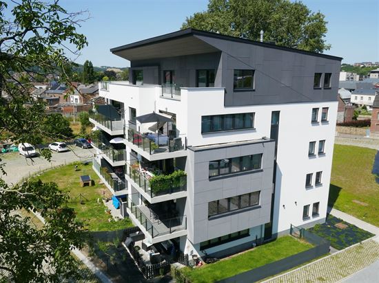 Appartement 2 chambres + espace bureau avec terrasse